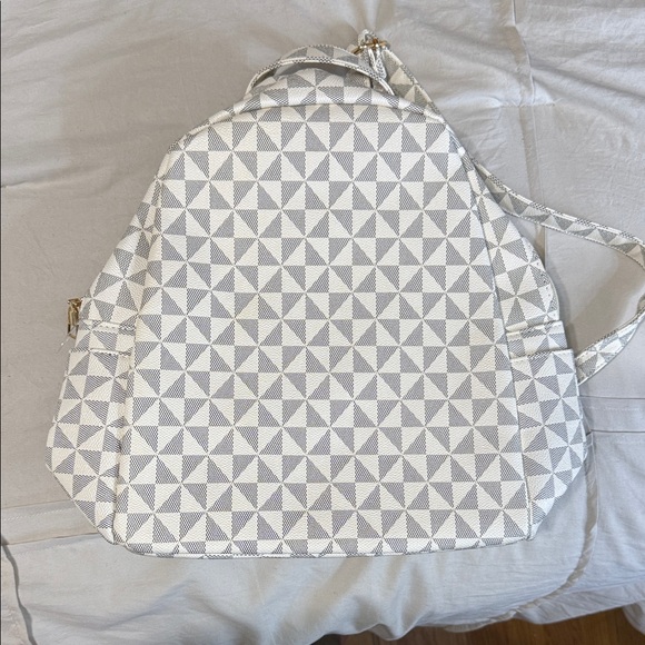 Geometric Patterned Bag - Picture 3 of 4